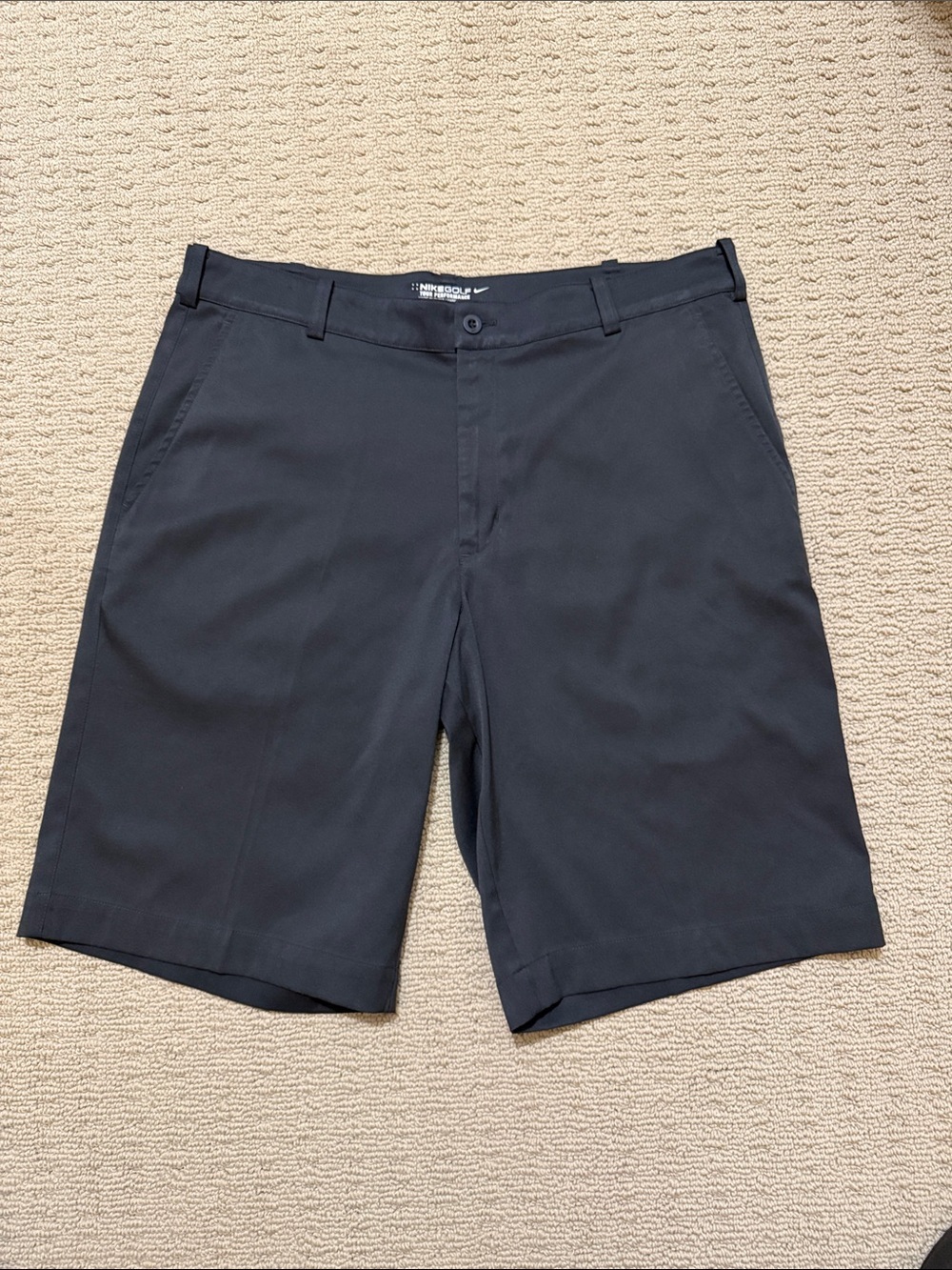 Nike Golf Men’s Black Flat-Front Tour Performance Dri-Fit Shorts, Size 33”.
